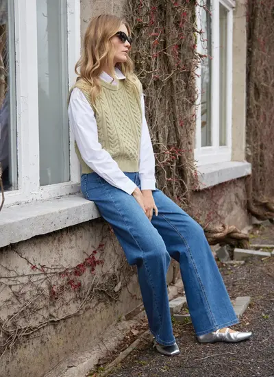 Ladies Sleeveless Aran Vest in Olive Melange